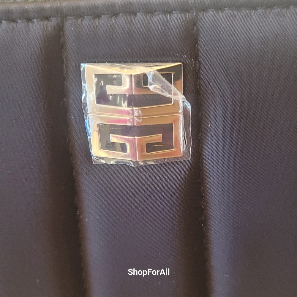 Givenchy - Picture 7 of 8